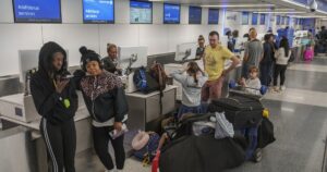 social-media-can-help-holiday-fliers,-but-beware-of-scams