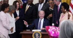 harris-and-clyburn-file-paperwork-for-biden-to-appear-on-south-carolina-ballot