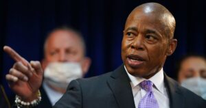 mayor-adams-denies-wrongdoing,-hires-lawyer,-after-fbi-raid