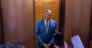 sen.-chris-murphy-says-joe-manchin-third-party-run-would-benefit-biden-and-hurt-trump