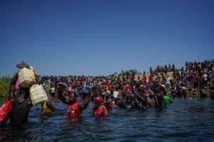 forget-the-wars:-us-border-security-is-main-concern-of-key-demographic,-polls-shows