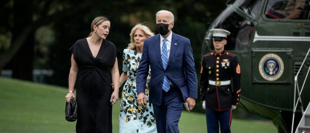 secret-service-agents-open-fire-on-would-be-robbers-while-protecting-biden’s-granddaughter