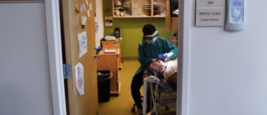 orthodontist-offers-free-guns