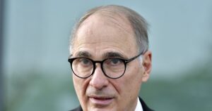 obama-adviser-david-axelrod-slams-biden’s-slow-campaign:-‘get-out-or-get-going’