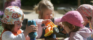 cdc-warns-tainted-cinnamon-apple-products-sickening-toddlers-in-14-states