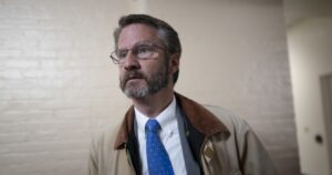 tim-burchett-accuses-‘bully’-kevin-mccarthy-of-elbowing-him-as-tempers-erupt-in-congress