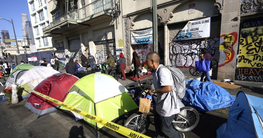 california-keeps-up-effort-to-combat-homelessness-as-businesses-in-sacramento-struggle