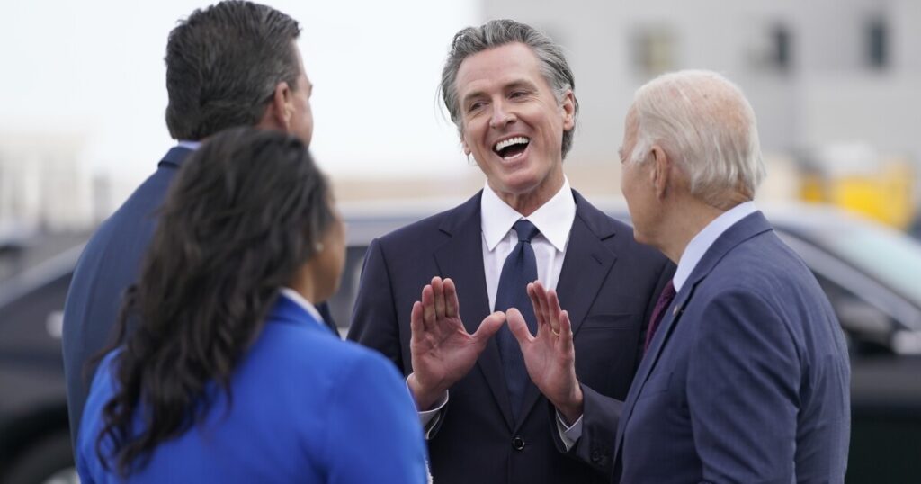 newsom-greets-xi-at-san-francisco-airport-before-critical-biden-meeting