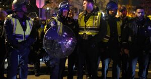 capitol-police-clash-with-violent-palestinian-protesters-outside-dnc-headquarters