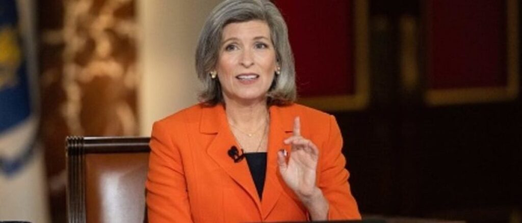 exclusive:-sen.-joni-ernst-demands-answers-over-where-us-taxpayer-dollars-are-going-in-ukraine