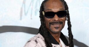 snoop-dogg-announces-he’s-‘giving-up-smoke’