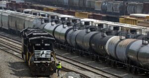 fire-erupts-in-atlanta-following-train-derailment