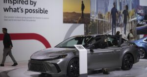 toyota-camry-sedans-to-be-hybrid-only-starting-in-2025