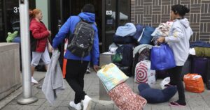 chicago-and-illinois-announce-plan-for-more-migrant-aid-spending-as-temps-drop
