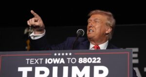 watch-live:-trump-holds-campaign-rally-in-fort-dodge,-iowa