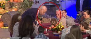 ‘i-love-your-ears’:-biden-singles-out-6-year-old-child-in-the-crowd-during-a-‘friendsgiving-dinner’