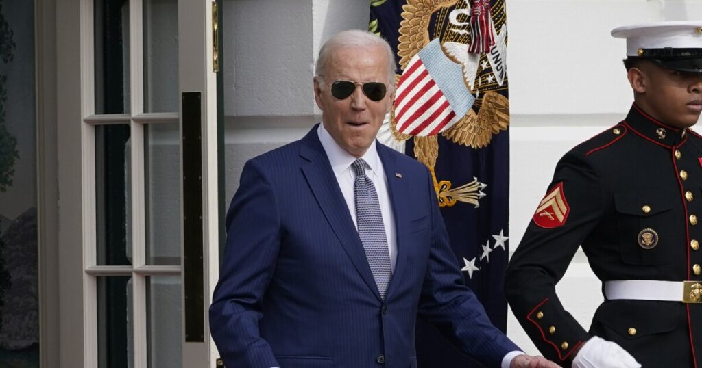 biden-jokes-about-age-and-confuses-britney-spears-for-taylor-swift-at-turkey-pardon