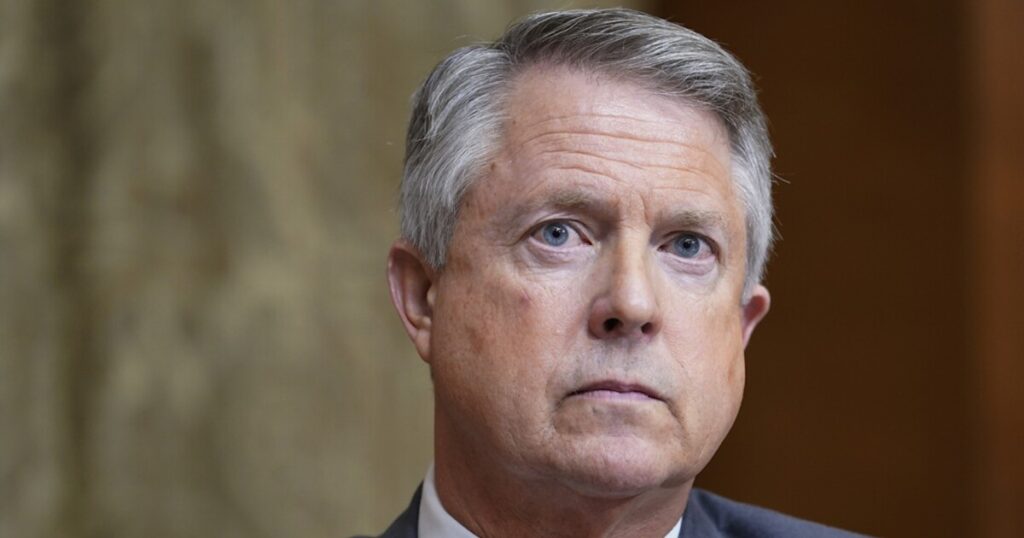 sen.-roger-marshall-endorses-trump-2024-campaign:-‘let’s-end-the-political-primary-charade’