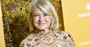 ‘queen-of-thanksgiving’-martha-stewart-is-‘turkeyed-out’-and-canceling-her-dinner-this-year