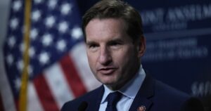 dean-phillips-blasts-biden-hostage-deal-that-left-us-citizens-in-the-hands-of-hamas