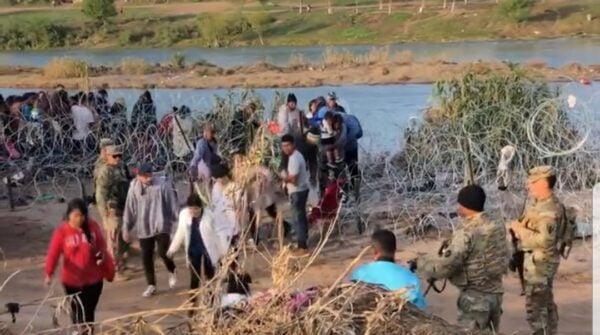 more-border-chaos-in-eagle-pass,-texas-as-illegal-aliens-with-sick-children-invade-us-(video)