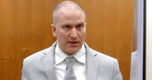 former-officer-derek-chauvin,-convicted-for-murder-of-george-floyd,-stabbed-in-prison:-report