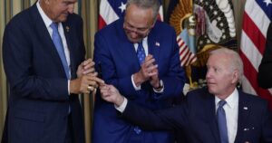 biden-insiders-brush-off-threat-of-a-joe-manchin-presidential-run