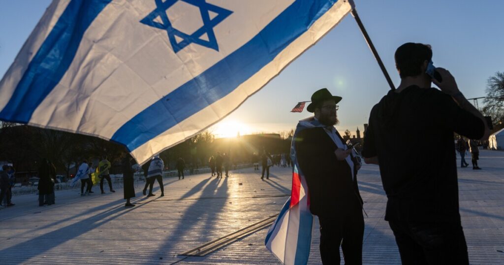 ‘radicalized’-students-storm-pro-israel-teacher’s-classroom-in-new-york