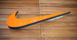 la-nike-store-pillaged-by-flash-mob-for-$12,000-in-product