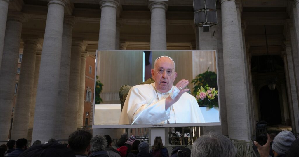 pope-francis-expected-to-travel-to-climate-conference-despite-‘inflammation-of-the-lungs’