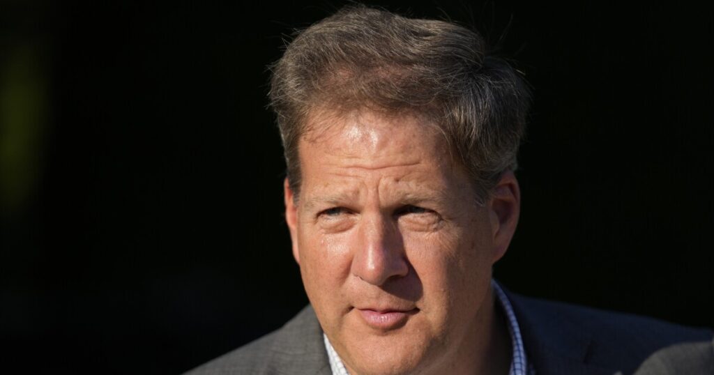 biden’s-‘pathetic’-new-hampshire-campaign-allowing-dean-phillips-to-make-a-‘splash’:-sununu