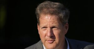 biden’s-‘pathetic’-new-hampshire-campaign-allowing-dean-phillips-to-make-a-‘splash’:-sununu