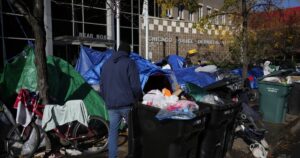 venezuelan-immigrants-wreak-havoc-on-chicago-retailers