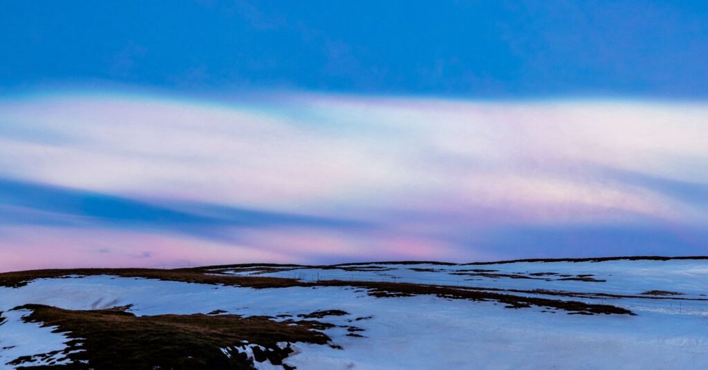 the-weirdest-reason-the-poles-are-warming-so-fast?-invisible-clouds