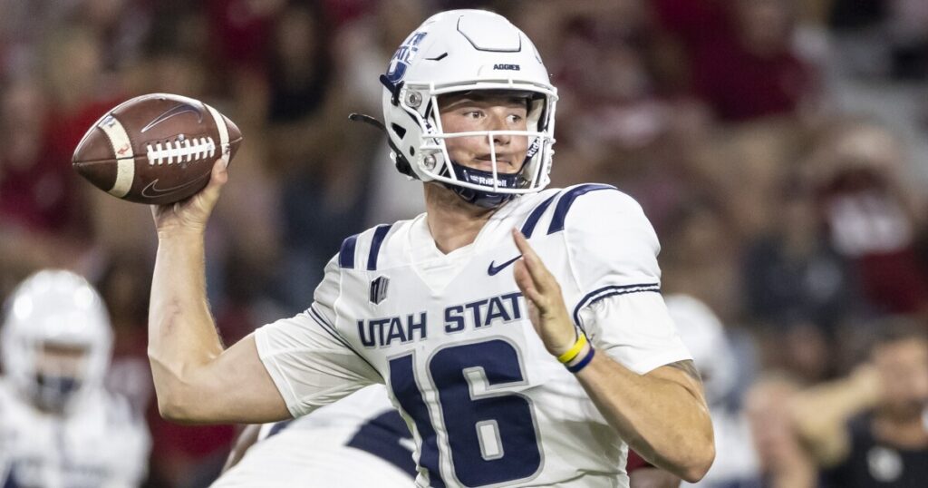 utah-state-quarterback-gives-up-final-year-of-eligibility,-plans-to-become-navy-seal