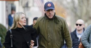 bank-official-flagged-hunter-biden-chinese-payments-as-‘unusual,’-comer-says