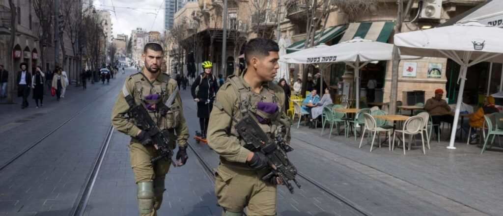fact-check:-photo-of-israeli-troops-arresting-a-child-is-from-2014