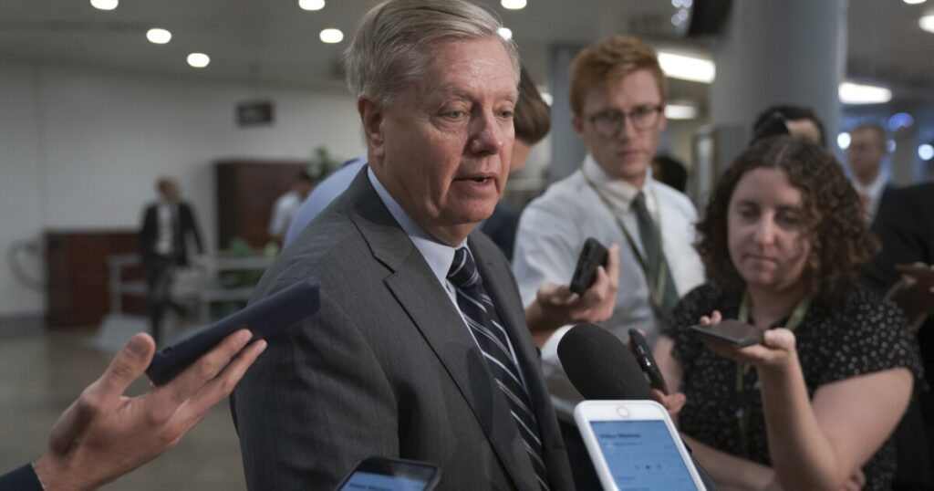 graham-tells-abbott:-send-‘busloads’-of-migrants-to-senators-who-‘oppose-border-security’