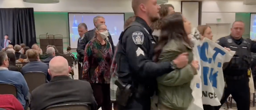 ‘stop-petro-pete!’:-climate-protesters-rush-stage-during-pete-buttigieg-forum