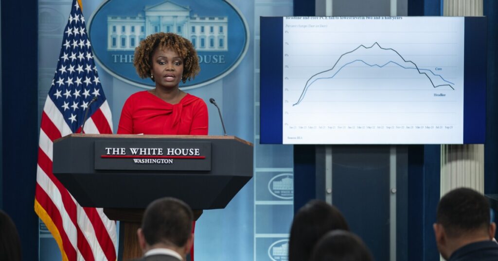 white-house-unveils-new-press-briefing-lectern,-‘a-blend-of-modernity-and-tradition’