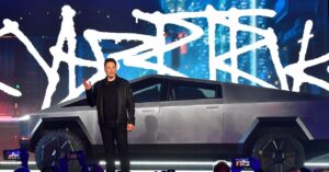 the-cybertruck-must-be-huge—or-it-will-dig-tesla’s-grave