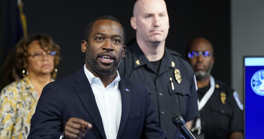 democratic-richmond-mayor-files-paperwork-to-enter-virginia-gubernatorial-race