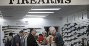 illinois-has-until-wednesday-to-respond-to-gun-ban-challenge-in-us.-supreme-court