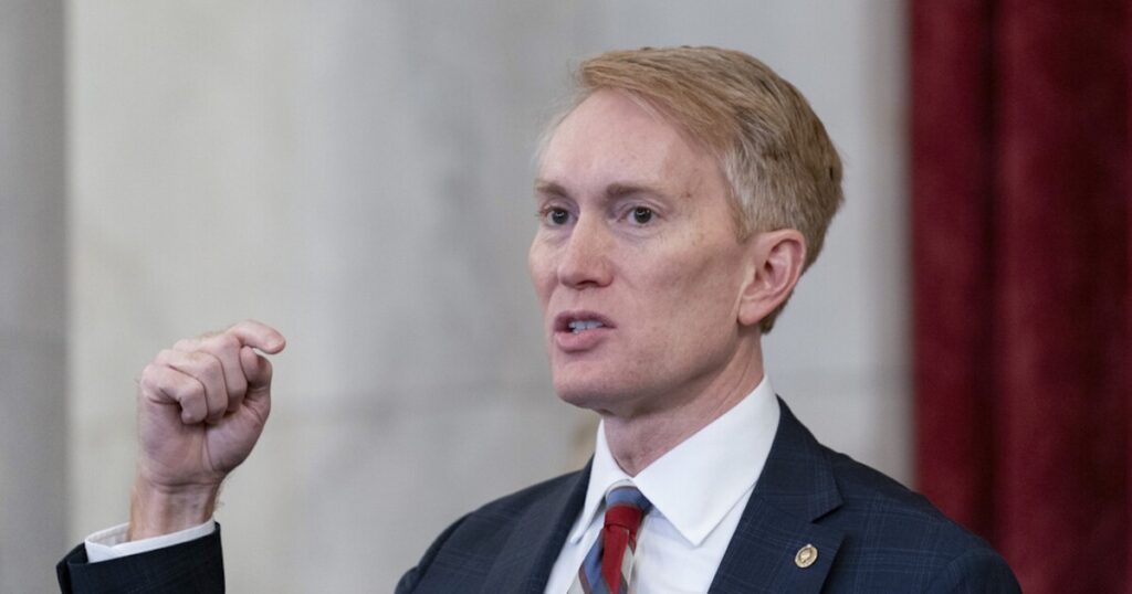 senate-border-talks-come-down-to-the-wire-amid-schumer-deadline