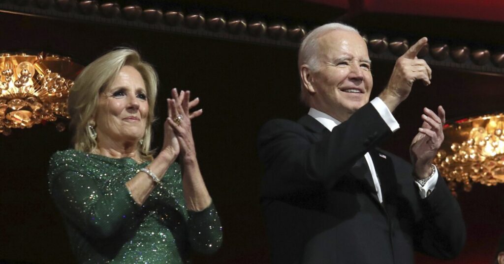 ‘maganomics’-legal-loophole-lets-white-house-back-away-from-‘bidenomics’