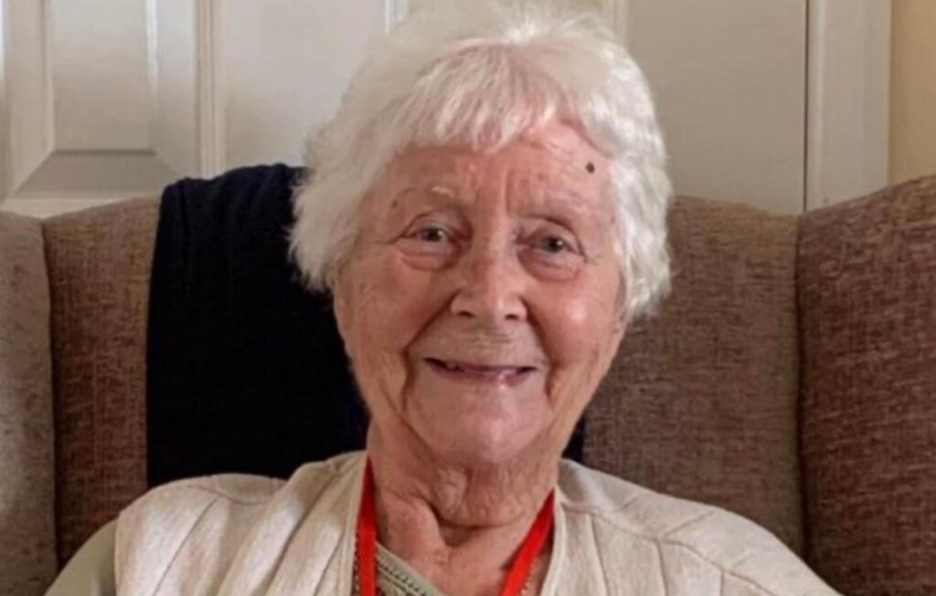 horror:-91-year-old-dementia-sufferer-trapped-under-stairlift-dies-after-foreign-care-staff-unable-to-speak-english-to-emergency-services-|-the-gateway-pundit-|-by-cristina-laila