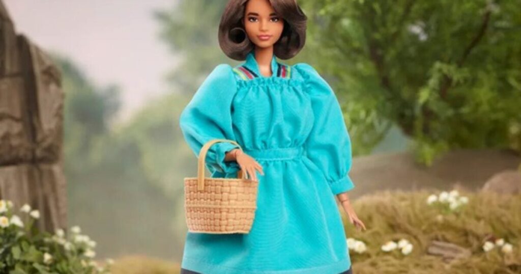 haha:-woke-barbie-manufacturer’s-attempt-to-honor-indian-tribal-chief-blows-up-in-their-face-thanks-to-embarrassing-typo-on-the-toy-box-|-the-gateway-pundit-|-by-cullen-linebarger