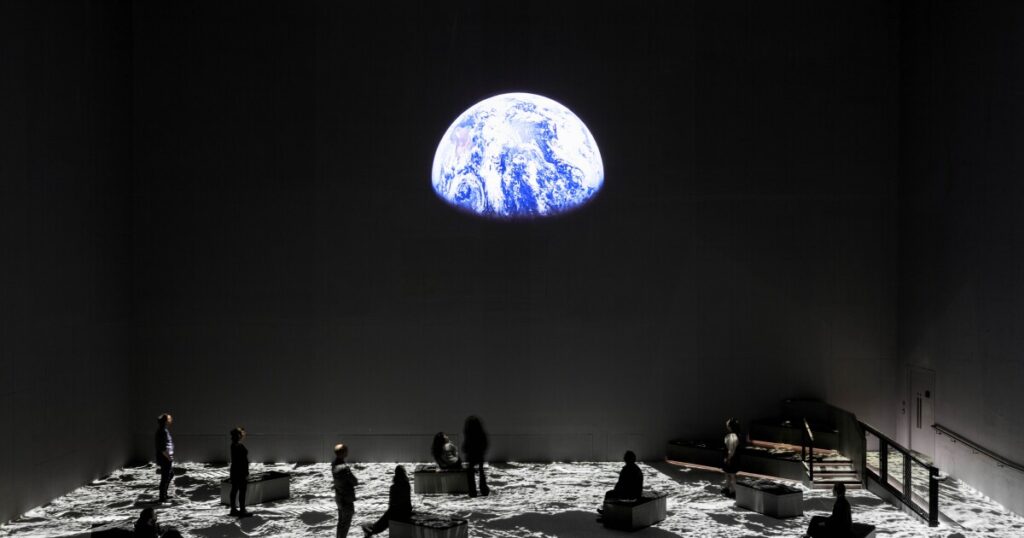 start-of-new-space-race?-first-private-spacecraft-will-land-on-moon-next-month
