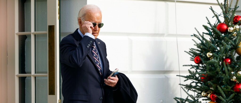 intern-rebellion:-white-house-underlings-stir-up-division-over-biden’s-foreign-policy