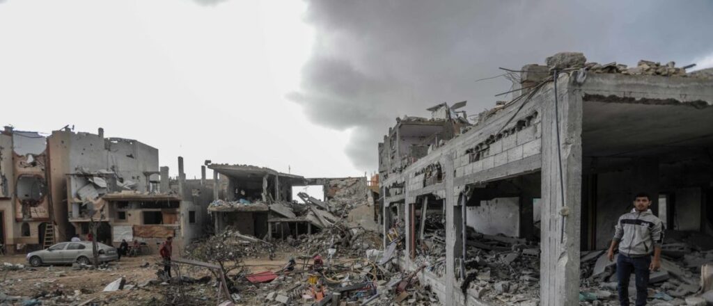 fact-check:-video-claims-to-show-palestinians-faking-their-deaths-in-gaza